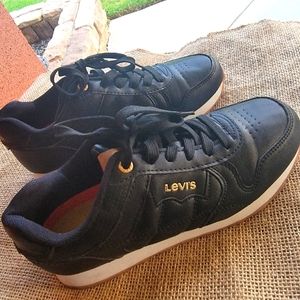 Levi's Women's Size 7 Black and White Faux Leather Shoes Sneakers